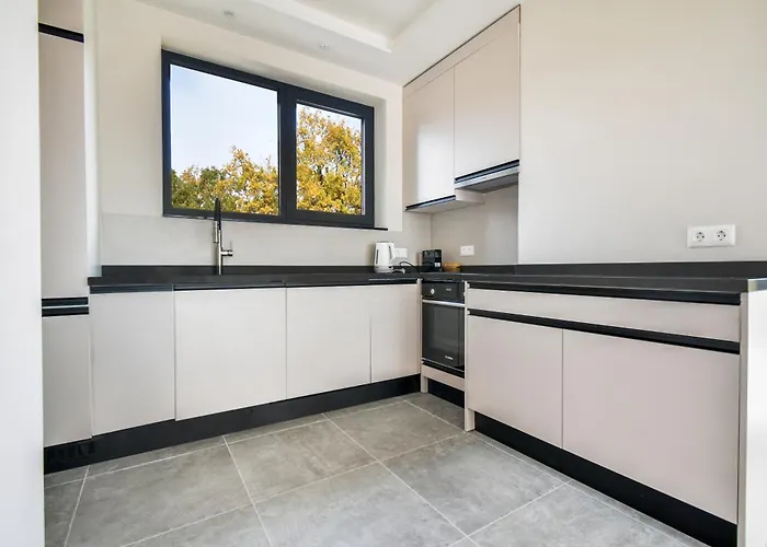 Hayashi - Free Parking And Fitness 4*